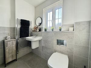 En Suite- click for photo gallery